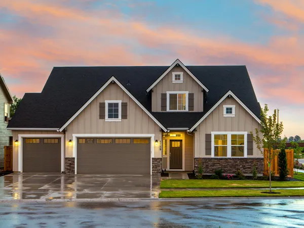 Fixed-Rate vs. Adjustable-Rate Mortgages: Which One Actually Makes Sense for Your Oklahoma City Home?